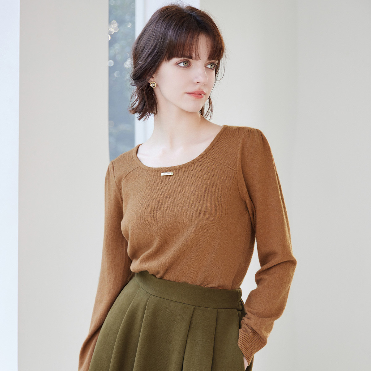 2025秋冬圆领简约纯色基础打底衫百搭通勤休闲针织衫女