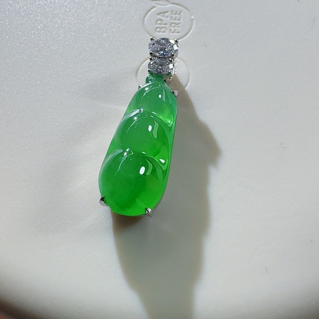 翡翠颈饰18K金镶嵌豆子