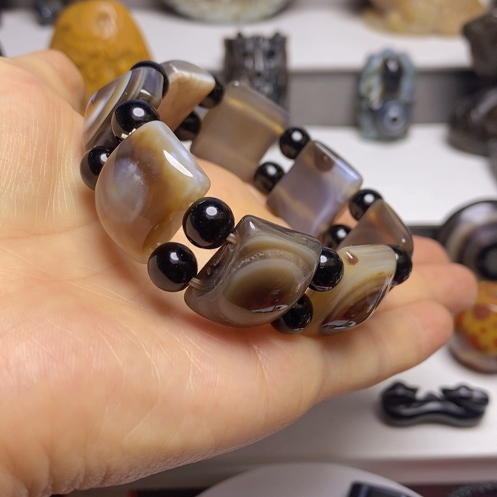 未镶嵌套链玛瑙/玉髓