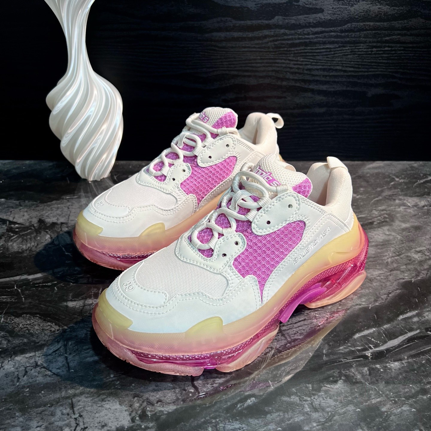 99新 Balenciaga/巴黎世家 1666/39码/粉白Triples休闲鞋