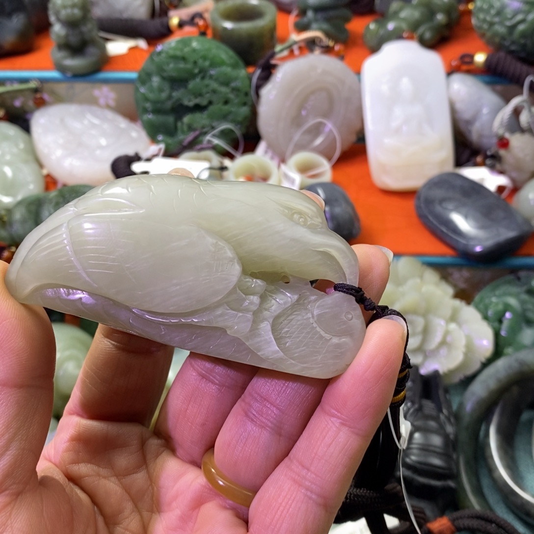 曹***俗和田玉未镶嵌手链