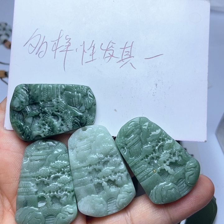翡翠未镶嵌颈饰翡翠