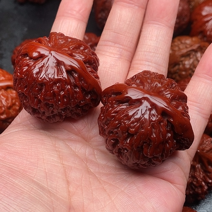 桃核把件看****王南疆石