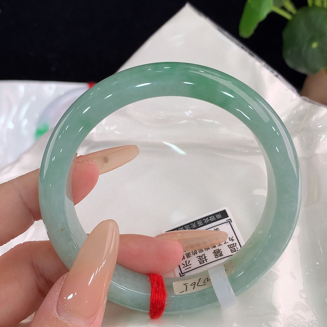 翡翠手镯未镶嵌正57/58