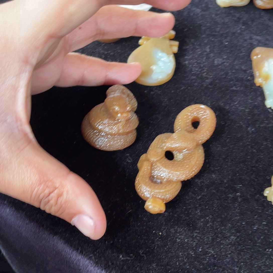 和田玉（糖玉）挂件未镶嵌