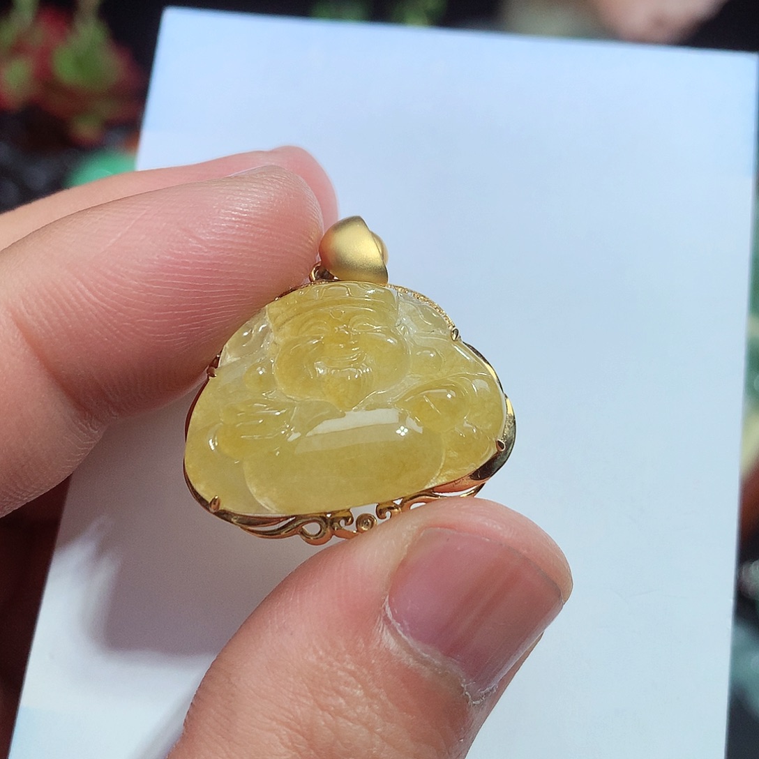 翡翠颈饰未镶嵌财神