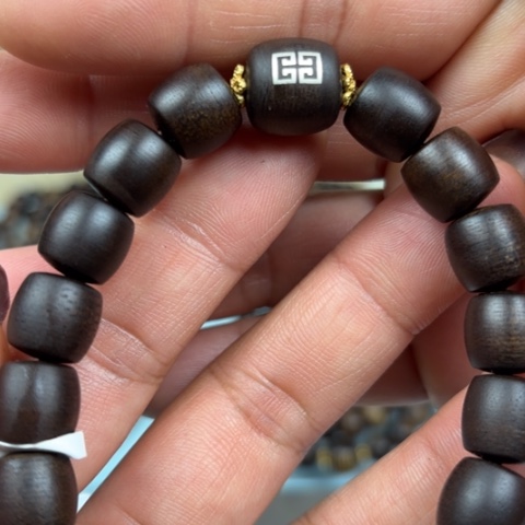 沉香手串白棋雷击树心油老料