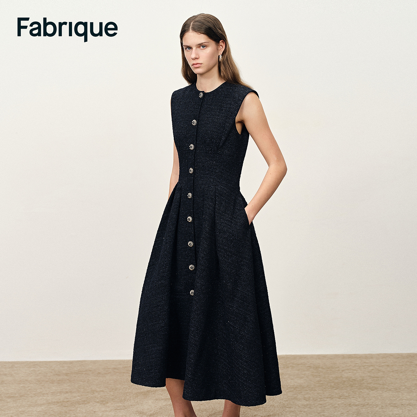 Fabrique Rosie 早春新品墨蓝色薄款粗花呢圆领无袖收腰连衣裙