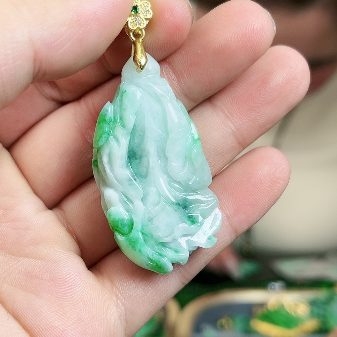 翡翠颈饰未镶嵌吊坠