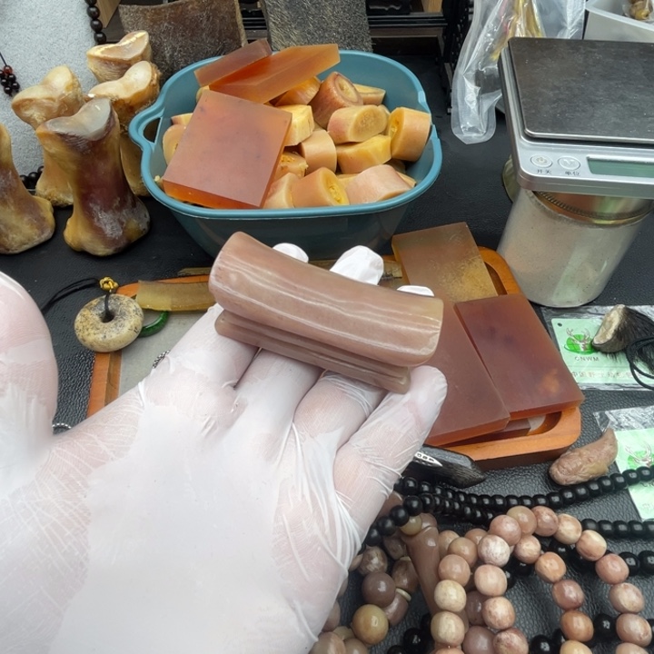 大叶紫檀（黑酸枝木类）升官发财