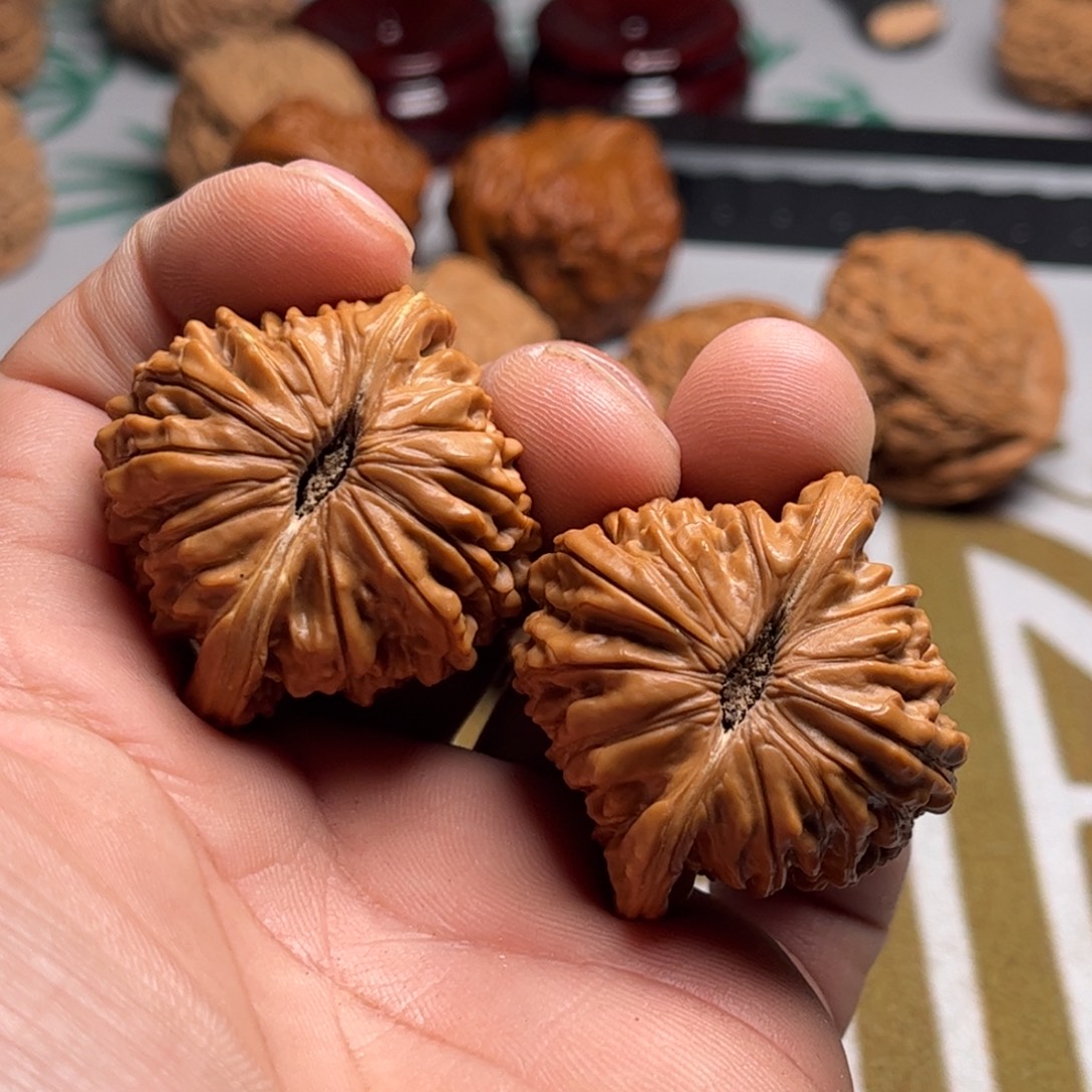 A***作吊坠文玩核桃四座楼