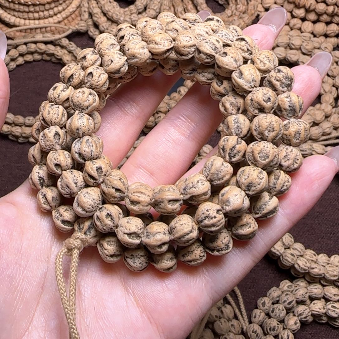 柏香籽/百香籽吊坠M****o