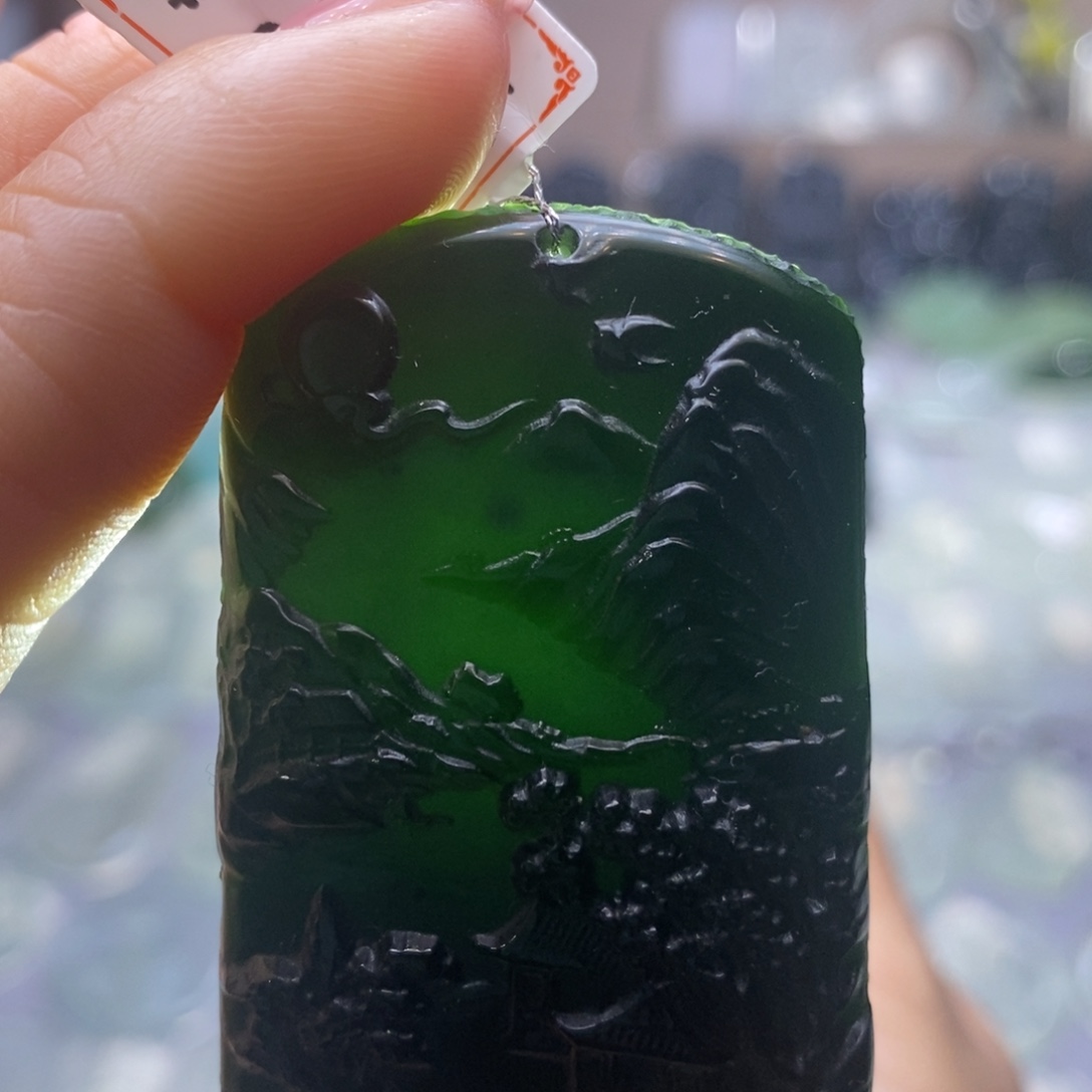 蛇纹石玉未镶嵌颈饰