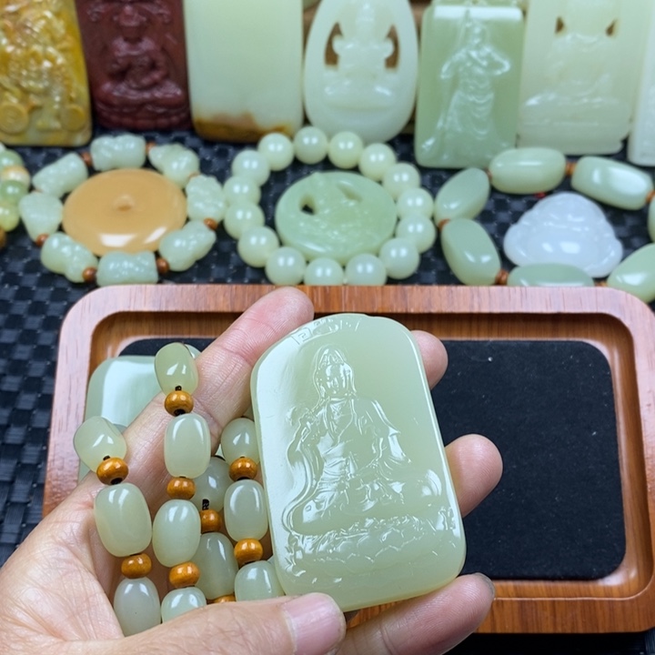 昆仑料南海观音牌