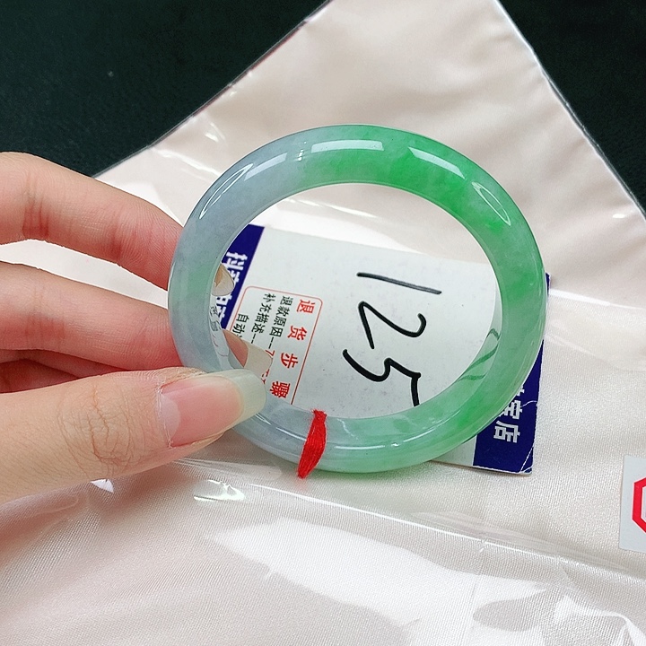 未镶嵌手镯翡翠翡翠手镯