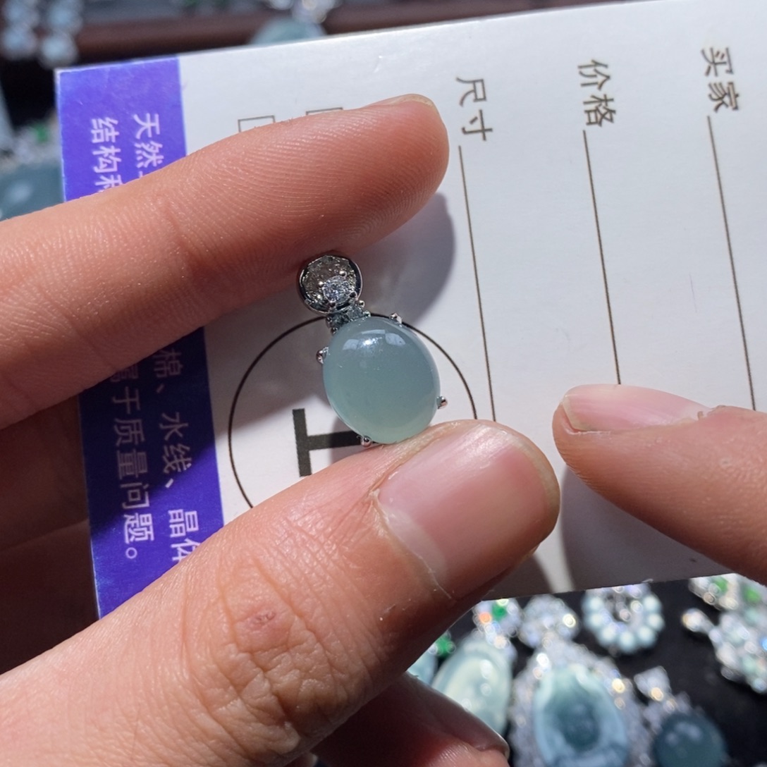 翡翠未镶嵌颈饰翡翠