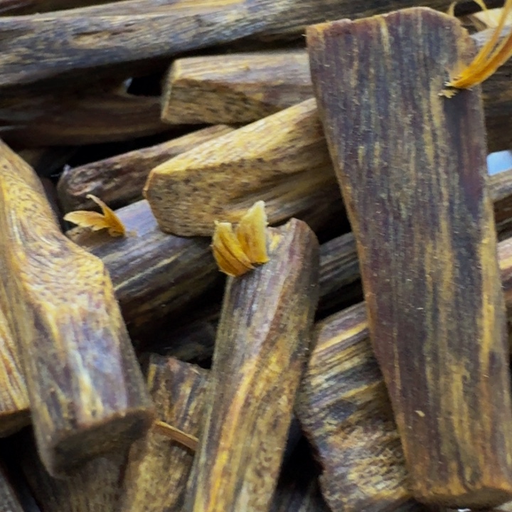 沉香碎屑沉香老白棋乌身树心油20克