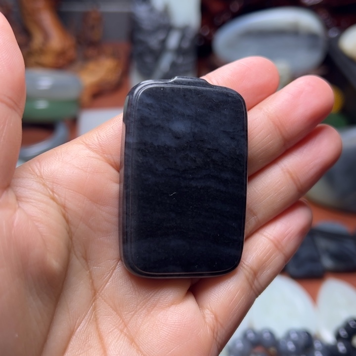 和田玉颈饰未镶嵌娃****王