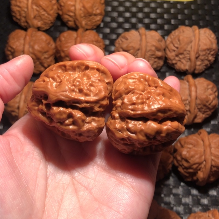 文玩核桃把件一线天四深开40