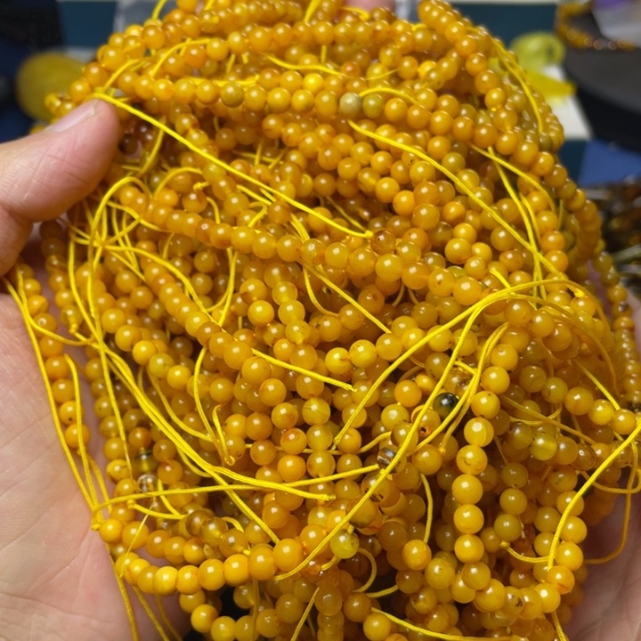 未镶嵌琥珀珠宝奇石