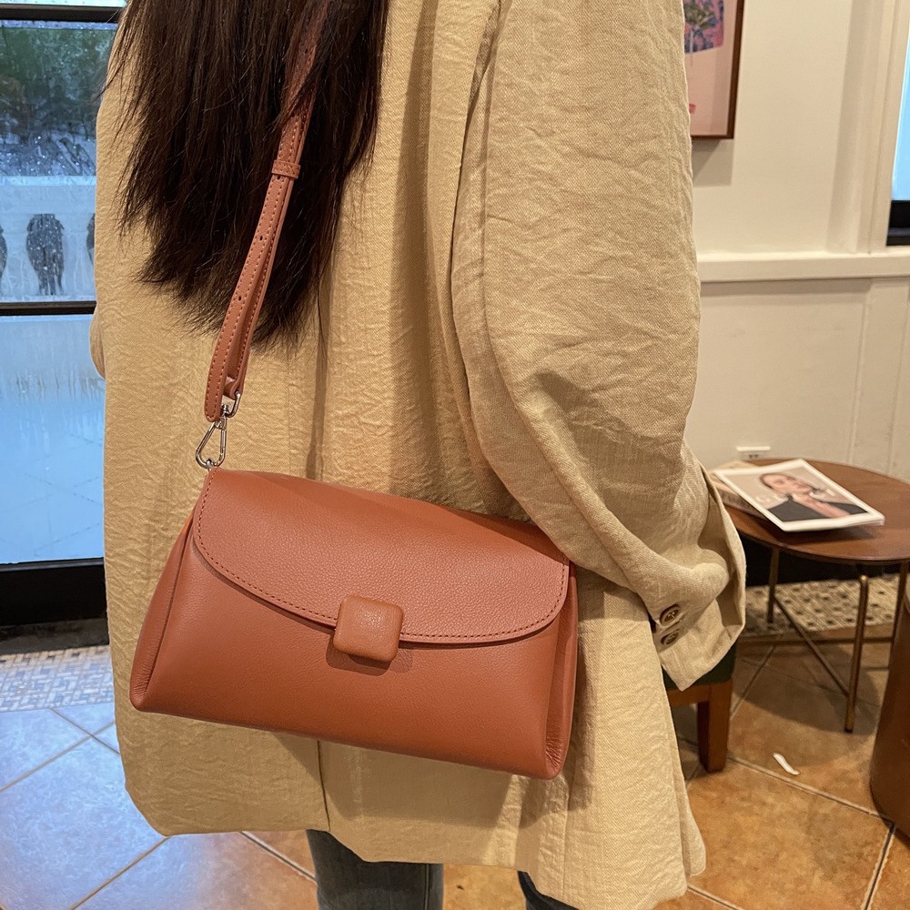 小众高级感小方包女真皮跨境信封包新款百搭自然摔牛皮斜挎包322