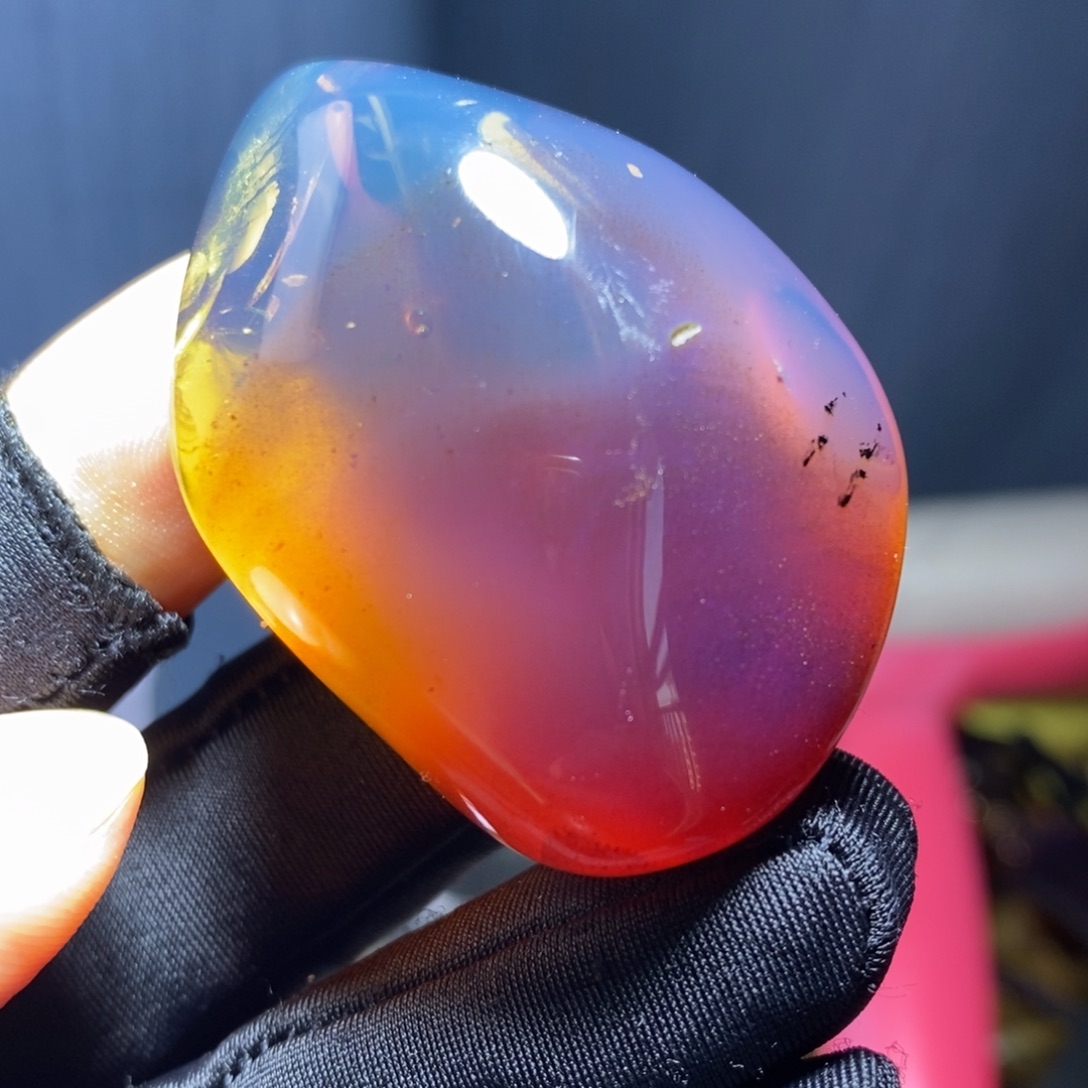 琥珀未镶嵌裸石。。。