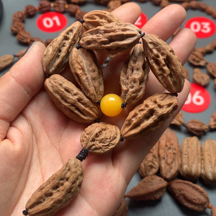 落***年文玩核桃手串631不规则手持