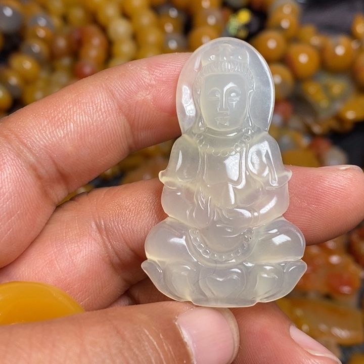 石英质玉（黄龙玉）未镶嵌颈饰