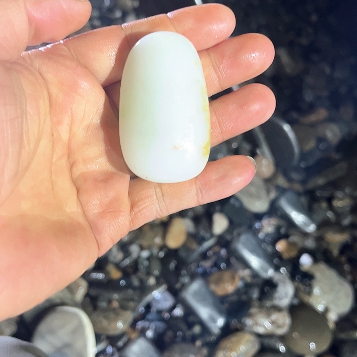 未镶嵌和田玉（糖玉）珠宝奇石