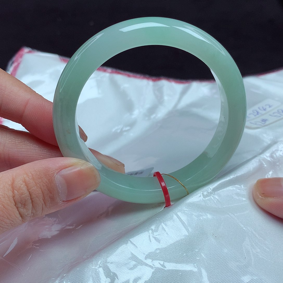 翡翠手镯未镶嵌52圈842