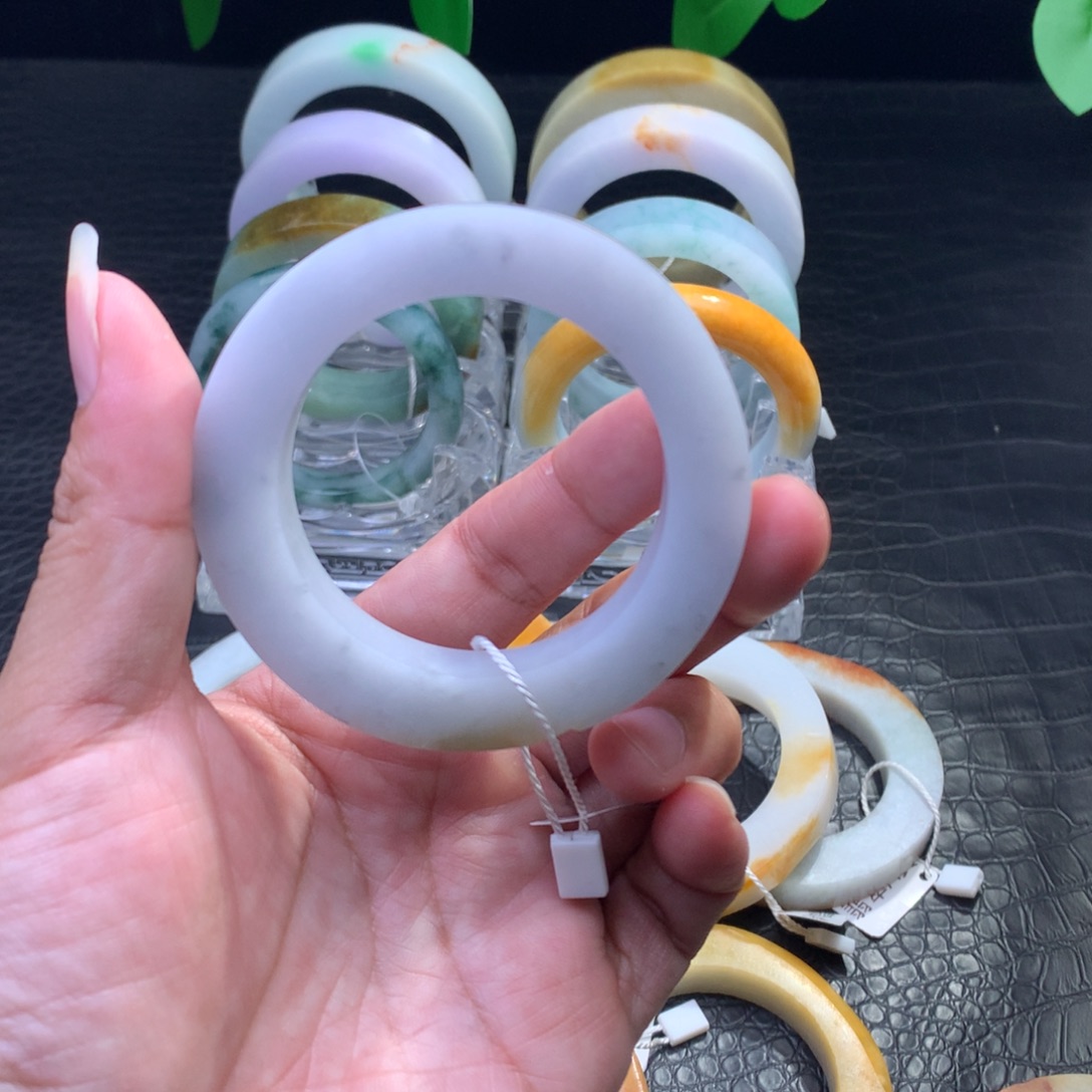 定制翡翠未镶嵌手镯