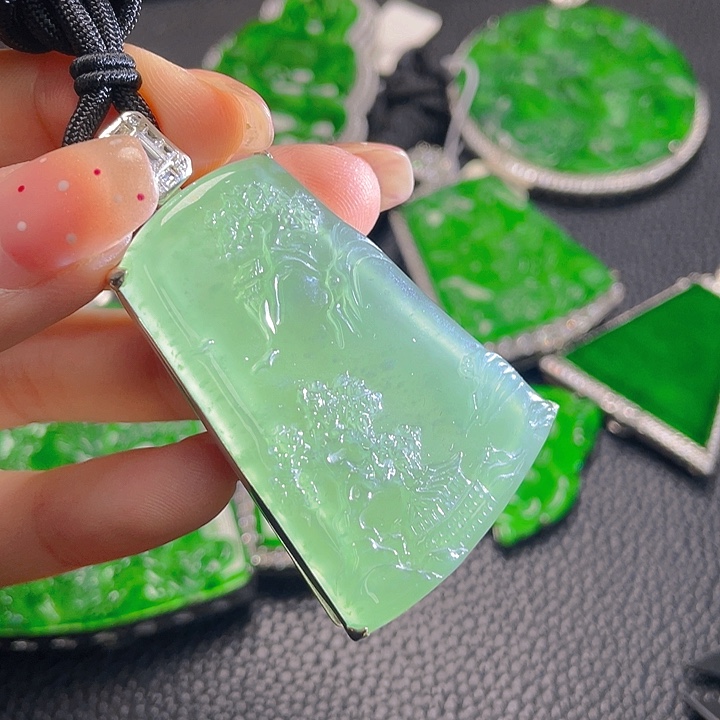 翡翠颈饰未镶嵌28，