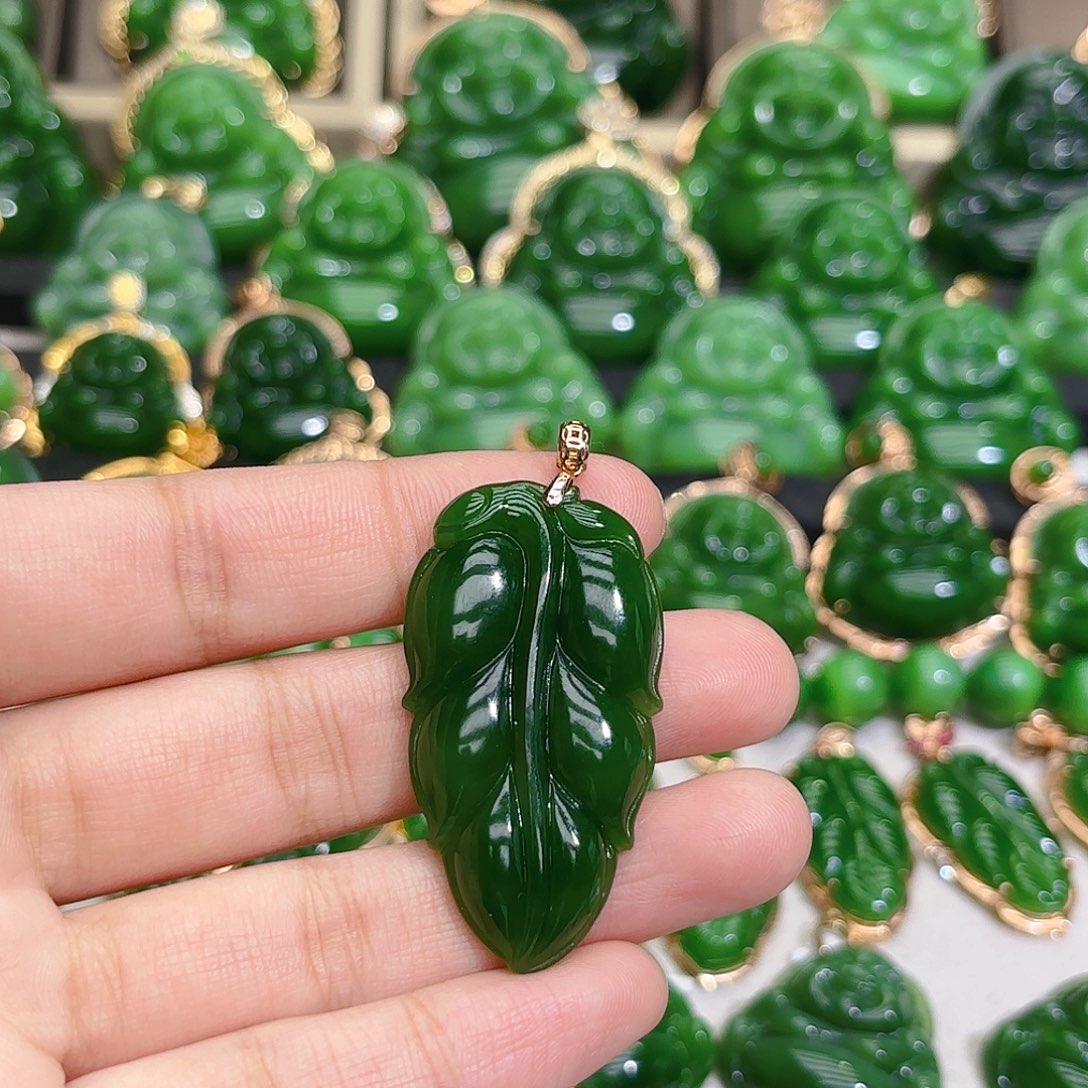 和田玉（碧玉）颈饰18K金镶嵌