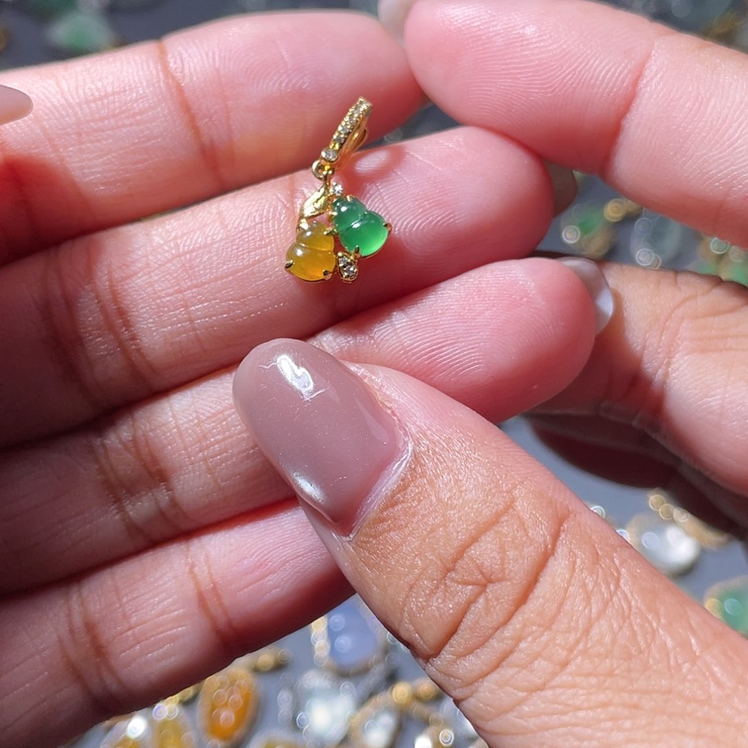 吊坠(不含链)18K金镶嵌翡翠