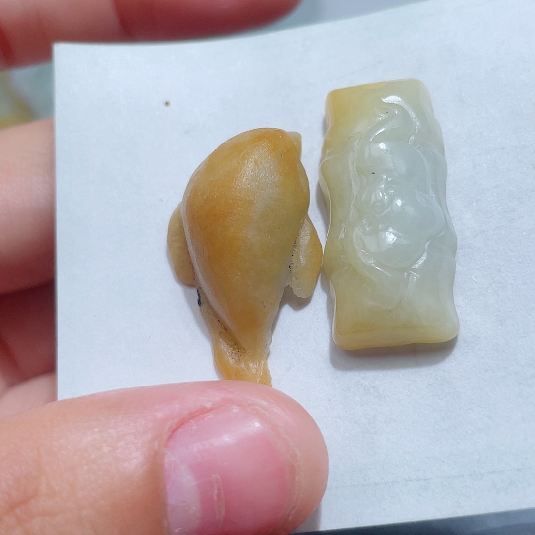 翡翠未镶嵌颈饰不