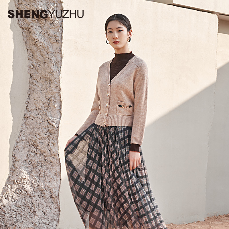 声雨竹官方旗舰店秋新款女士针织衫商场同款V领口袋开衫高级时尚