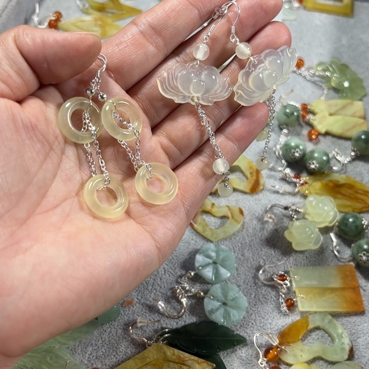 蛇纹石玉耳饰未镶嵌