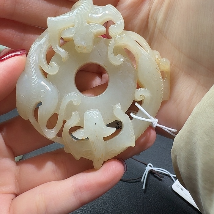 龙***和田玉未镶嵌颈饰