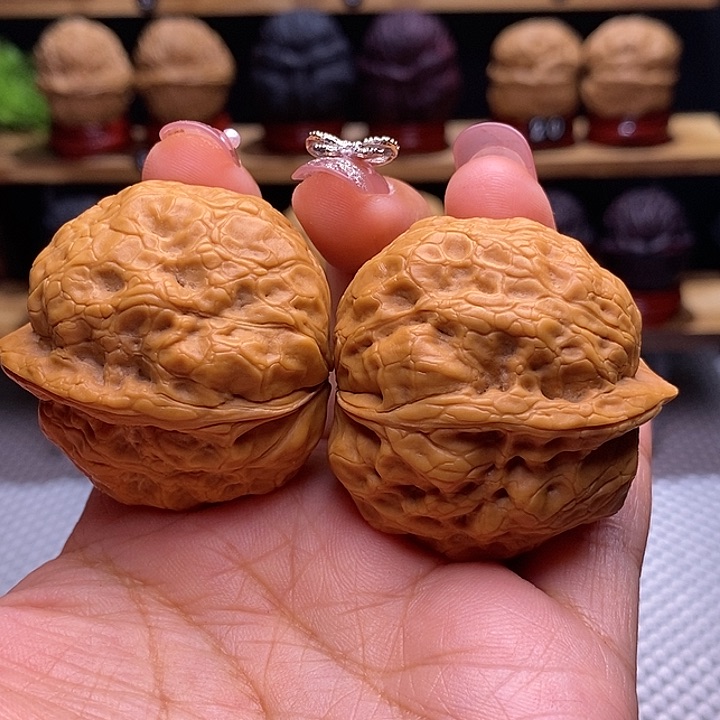 文玩核桃把件冰蟾37