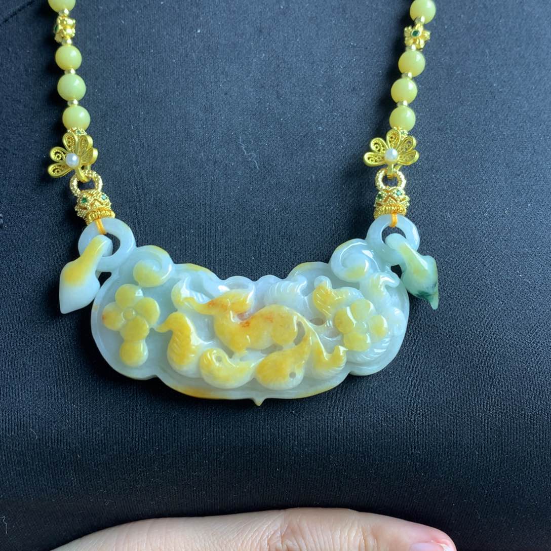 翡翠颈饰未镶嵌翡翠