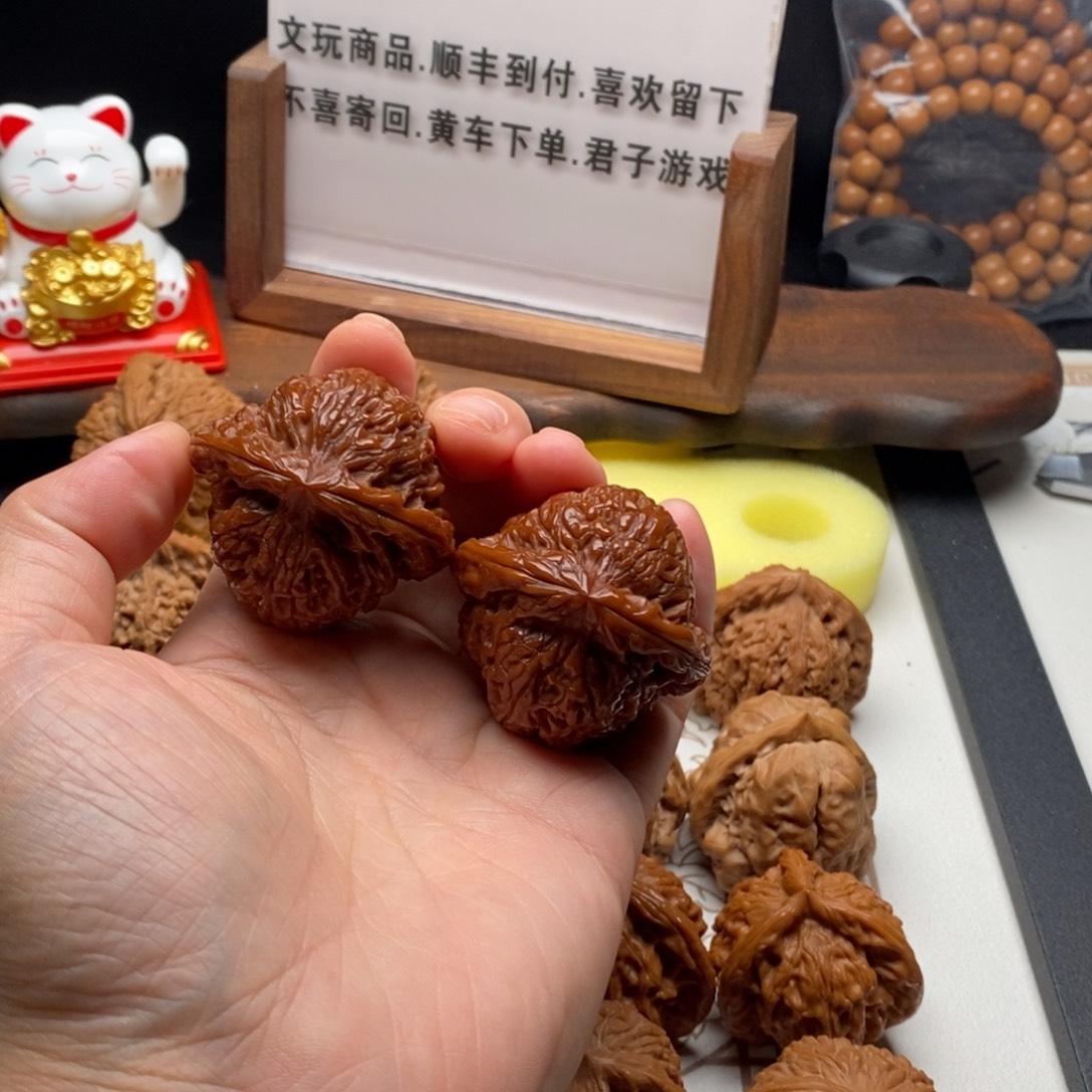 真***香桃核把件南疆石全品