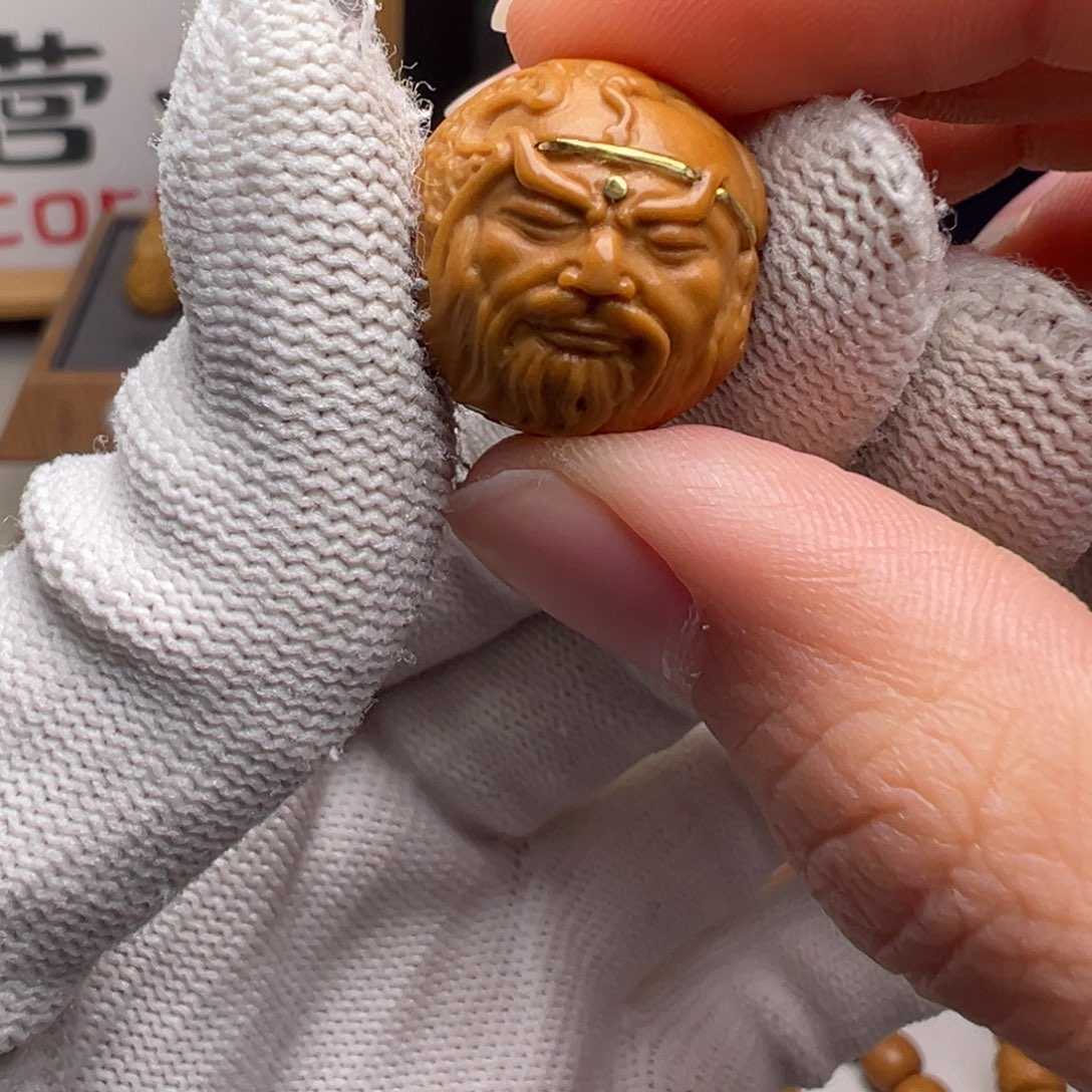 文玩核桃把件镶嵌款玉龙关公18左右尺寸全品有正常封口线