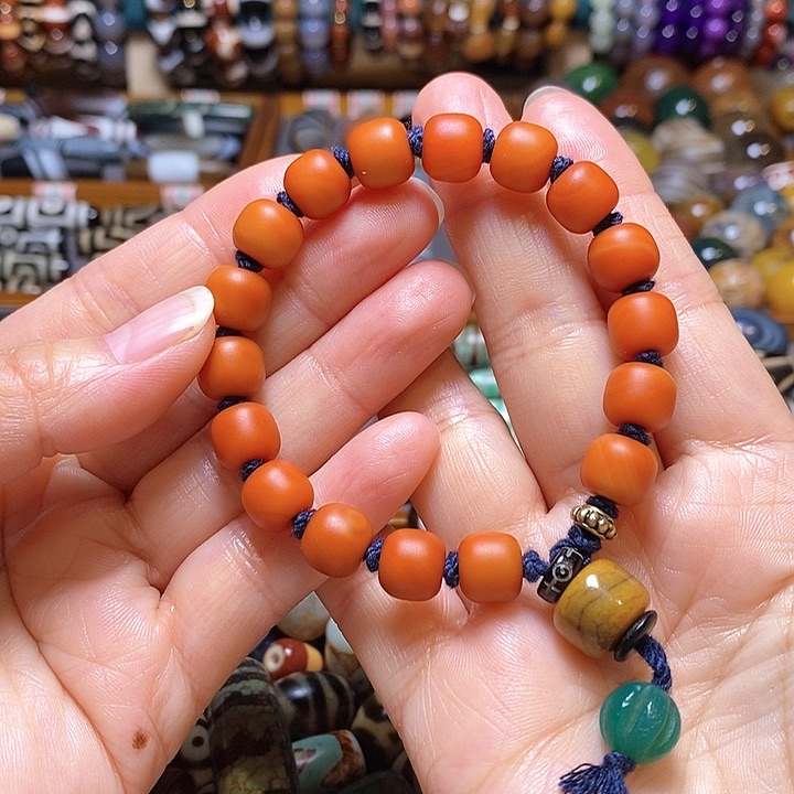 玛瑙/玉髓手串未镶嵌静**