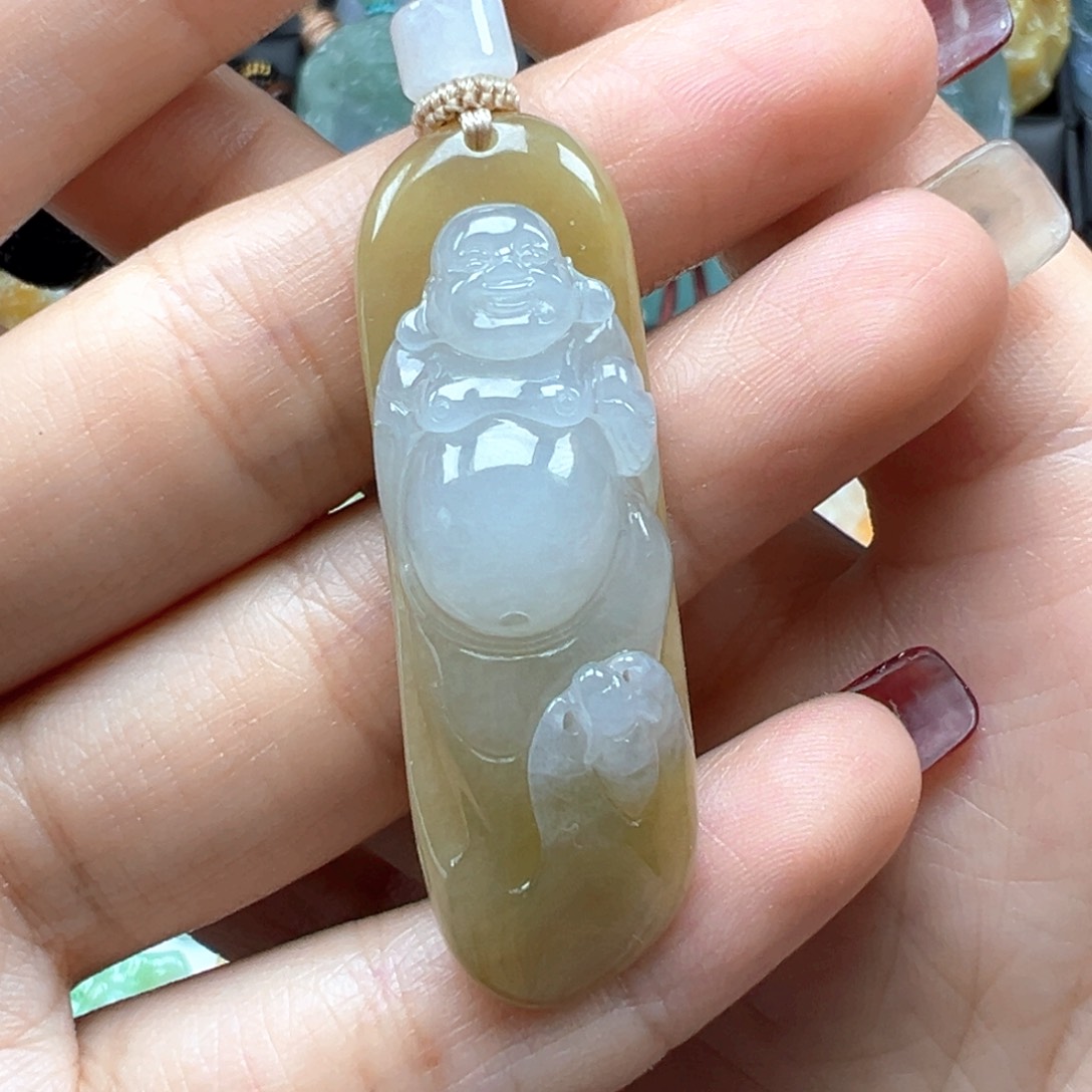 翡翠颈饰未镶嵌佛