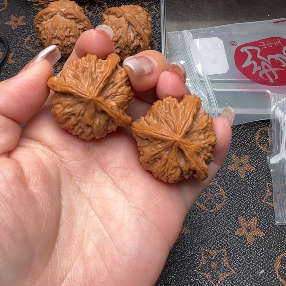 把件文玩核桃37三棱G537