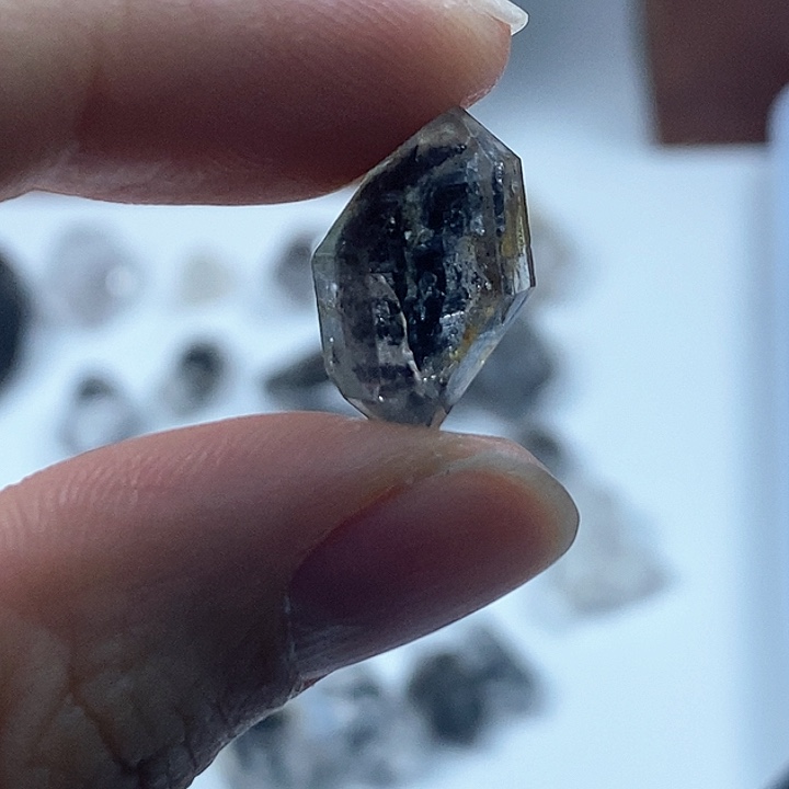 水晶手链未镶嵌黄胶花隐山