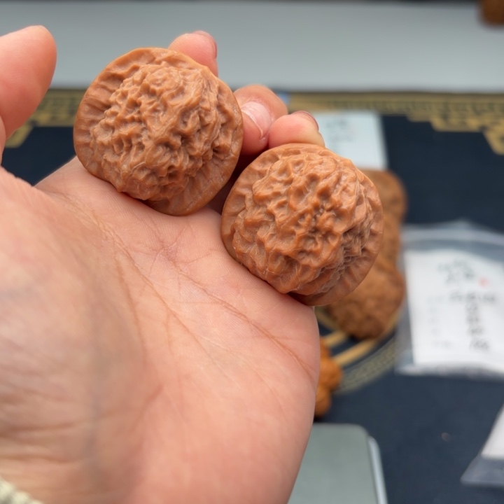 文玩核桃把件瓷娃娃60