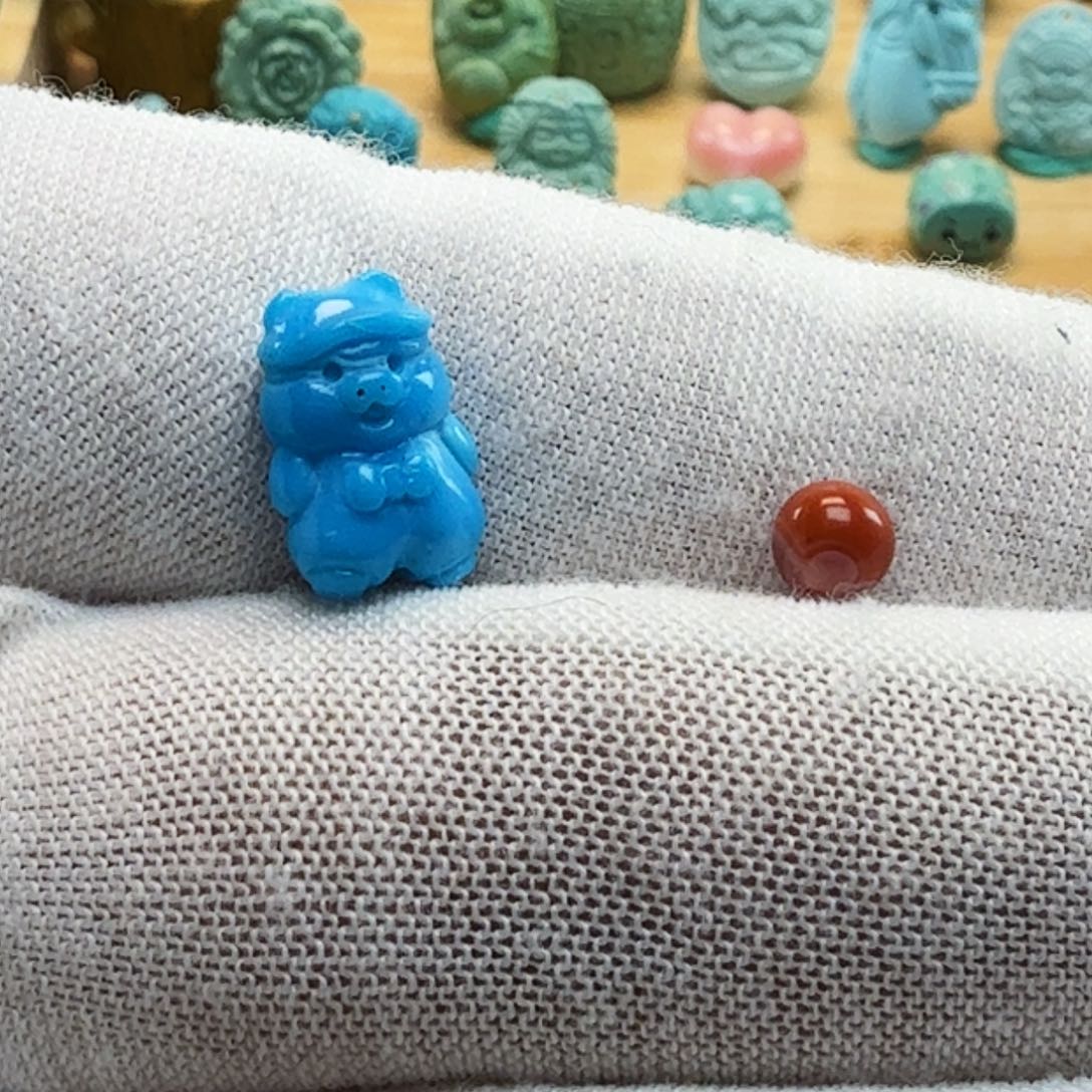 C***e南红玛瑙未镶嵌颈饰微瑕小猪