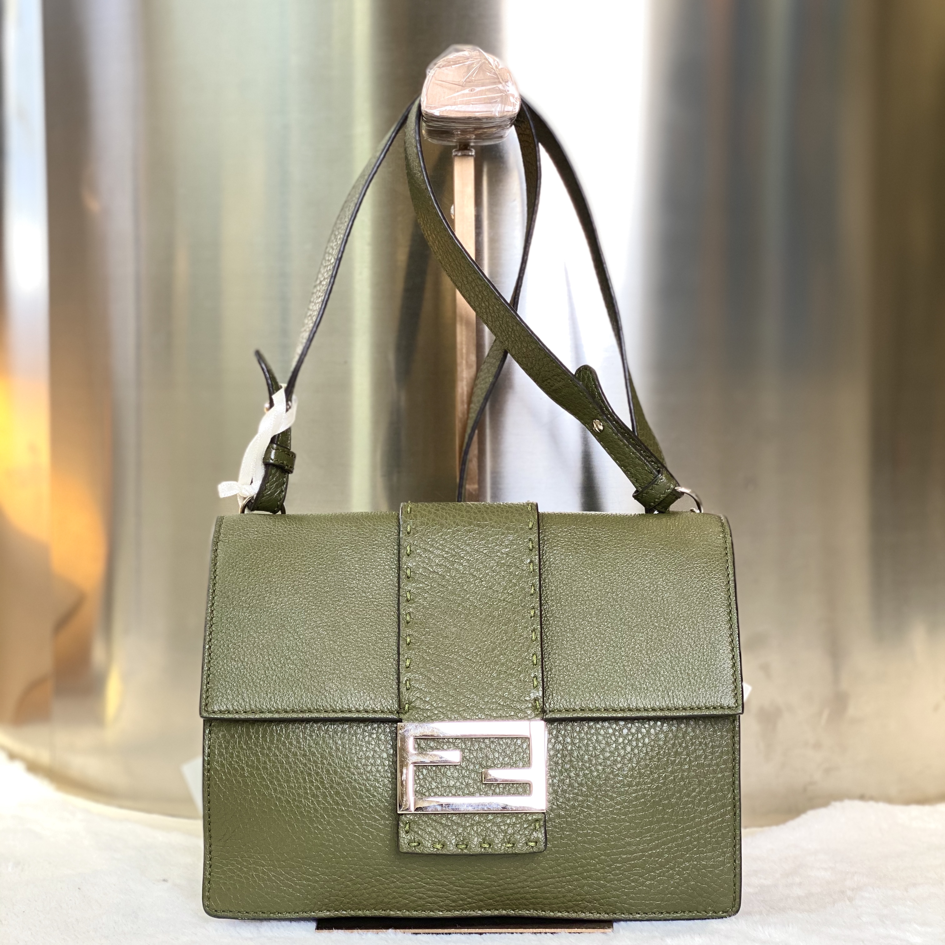 99新 FENDI/芬迪 古有98新芬迪斜挎包6155