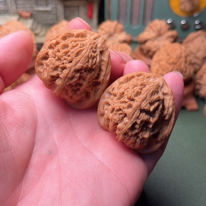 文玩核桃把件三角南将石